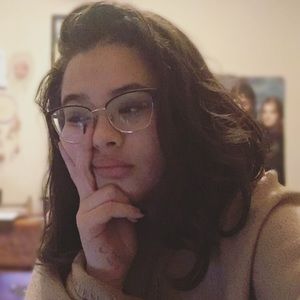 Meet your Posher, Alivia